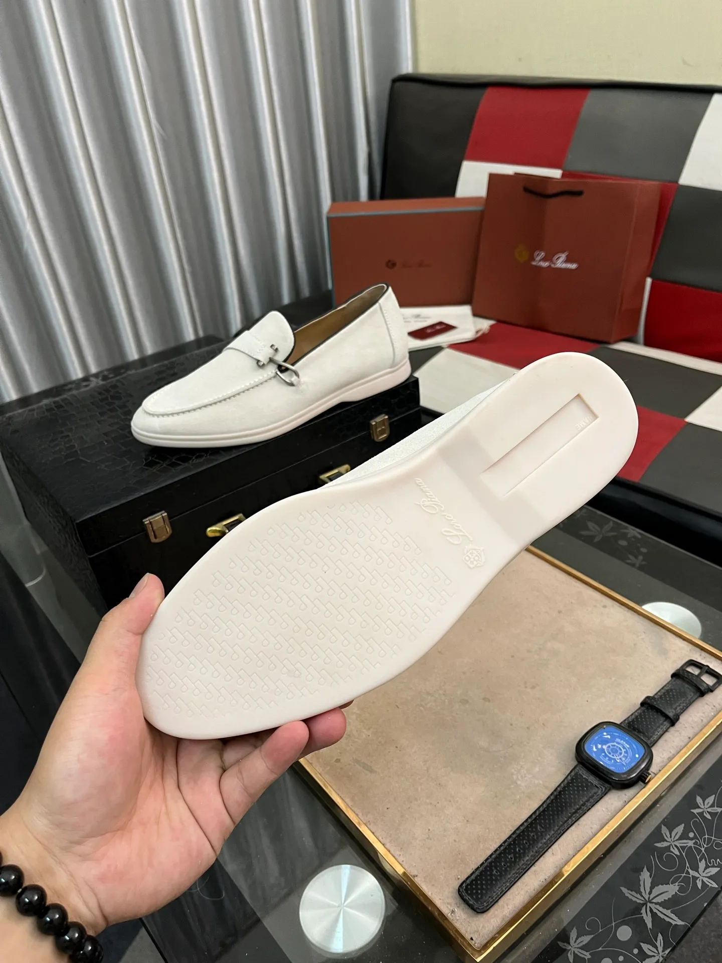 Men's Men's Shoes💰420⌚️⌚️【Loro Piana】LP couple's casual sneakers. Simple and fashionable, the upper is made of cow suede and leather. Sheepskin feet. Custom rubber sole. Size: Female 35-42 (35, 41, 42, 43 customized are non-refundable) Male 38-46 (45, 46 customized)